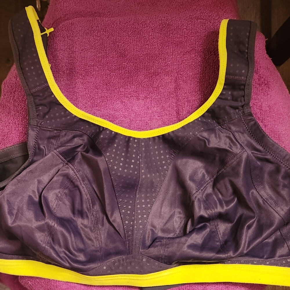 34G (UK) Freya Active Dynamic Wireless Sports Bra, Lime Twist Colorway